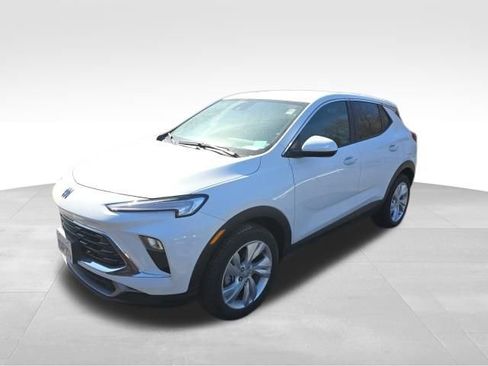 Used 2025 Buick Encore GX Preferred image 2