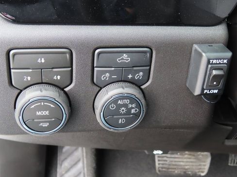 New 2026 Chevrolet Silverado 2500 LT w/ Convenience Package AWD/4WD image 15