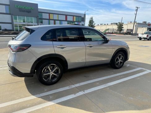 Used 2024 Honda HR-V EX-L image 6