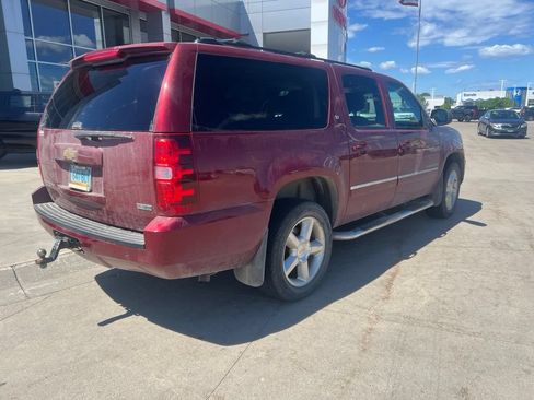 Used 2011 Chevrolet Suburban LT w/ Luxury Package AWD/4WD image 3