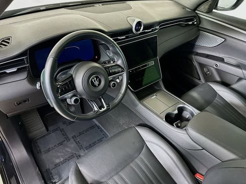 Used 2023 Maserati Grecale GT image 2