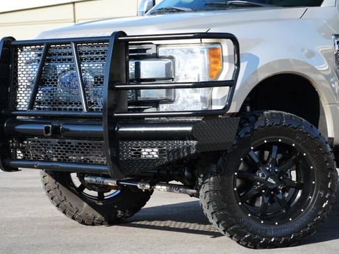 Used 2017 Ford F250 Lariat w/ Chrome Package AWD/4WD image 9