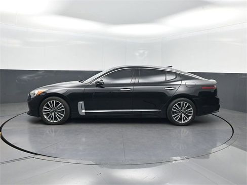 Used 2019 Kia Stinger image 2