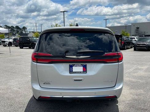 Certified 2024 Chrysler Pacifica Limited w/ Trailer Tow Group AWD/4WD image 22