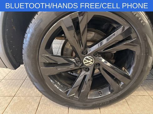 Used 2023 Volkswagen Tiguan SE R-Line image 9
