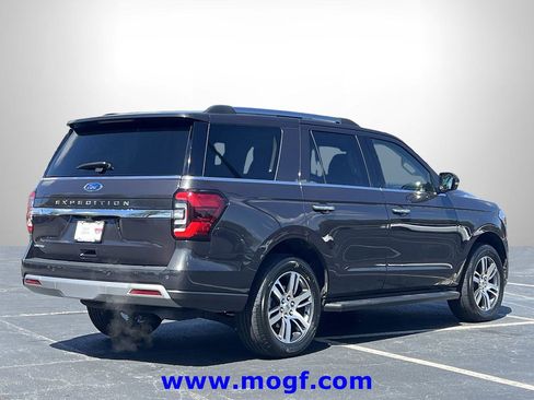 Certified 2024 Ford Expedition Limited image 3