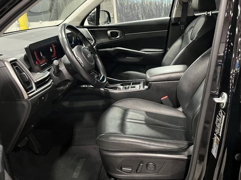Used 2024 Kia Sorento S image 10