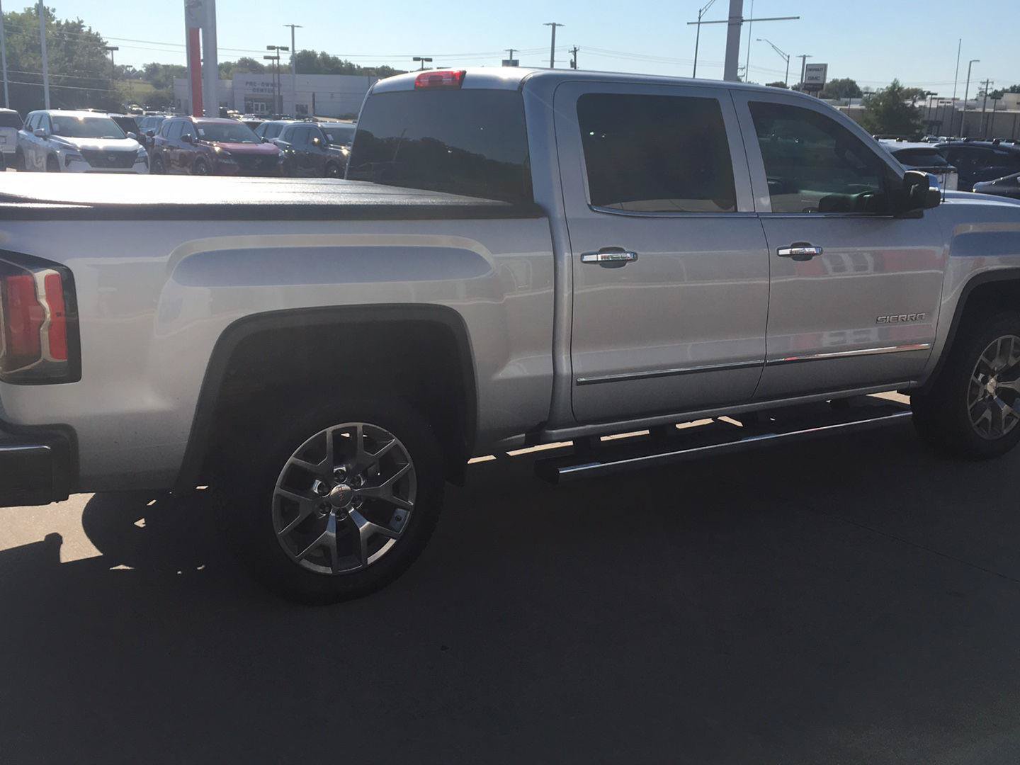 Used 2018 GMC Sierra 1500 SLT w/ SLT Premium Package RWD image 9