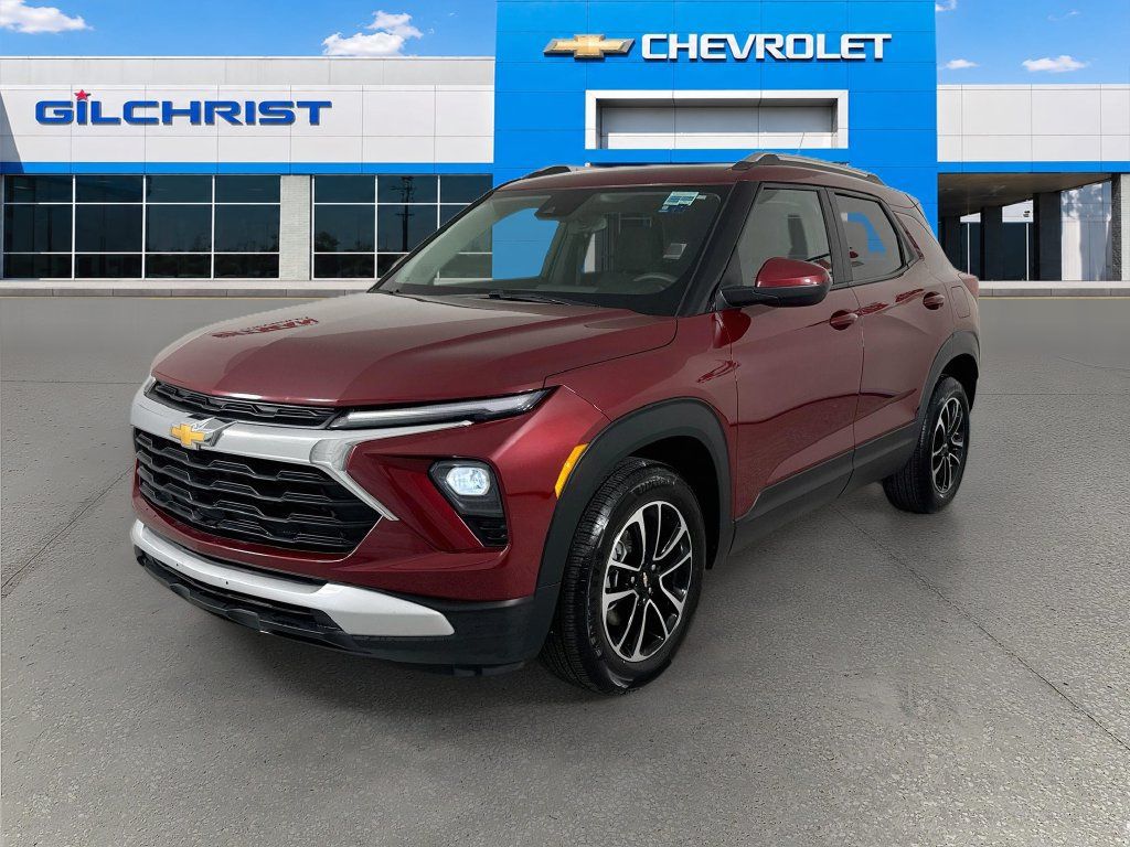 Used 2025 Chevrolet TrailBlazer LT FWD image 3