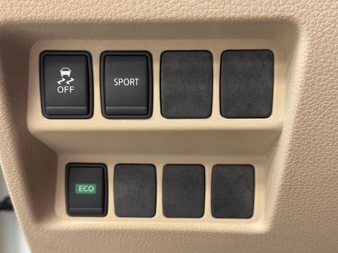 Used 2016 Nissan Rogue S FWD image 32