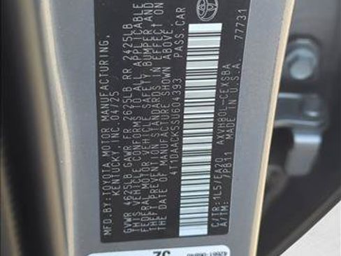 Used 2025 Toyota Camry SE FWD image 2