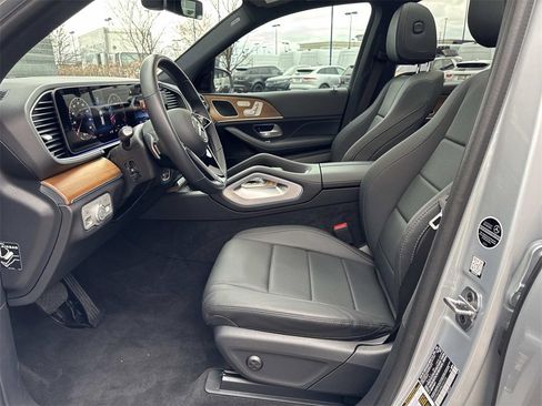 Used 2024 Mercedes-Benz GLE 350 4MATIC w/ Winter Package image 18