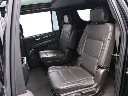 Used 2023 GMC Yukon XL Denali AWD/4WD image 15