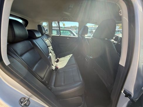 Used 2017 Volkswagen Tiguan S image 13