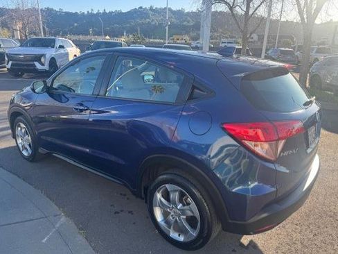 Used 2017 Honda HR-V LX image 8