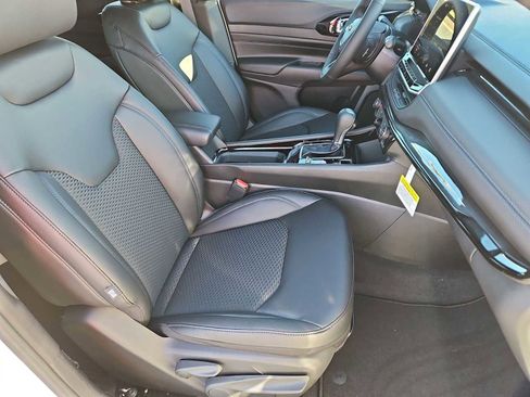 New 2026 Jeep Compass Latitude image 21