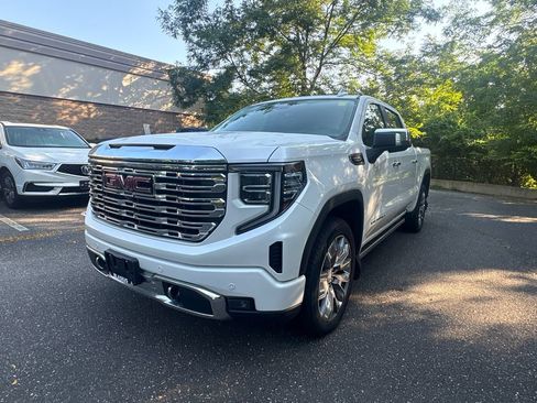 Used 2023 GMC Sierra 1500 Denali AWD/4WD image 2