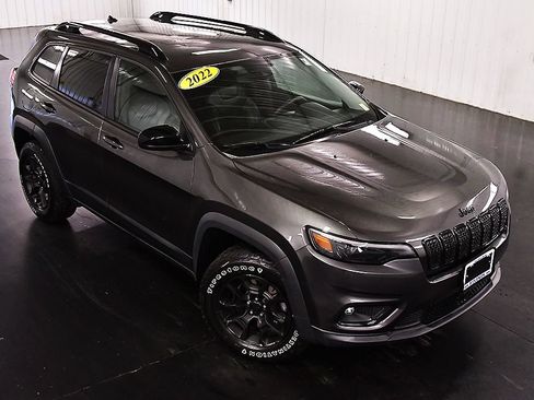Used 2022 Jeep Cherokee Latitude AWD/4WD image 12