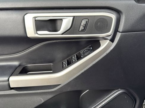 Certified 2022 Ford Explorer XLT w/ Class IV Trailer Tow Package image 28