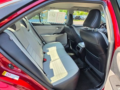 Used 2017 Toyota Camry SE FWD image 13