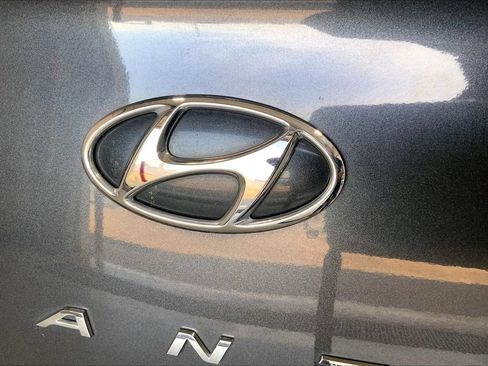 Used 2020 Hyundai Elantra SE FWD image 7