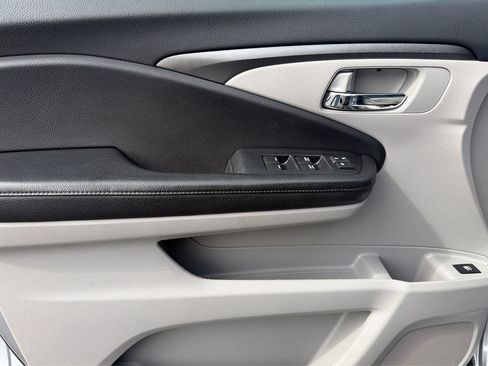 Used 2019 Honda Pilot EX image 19