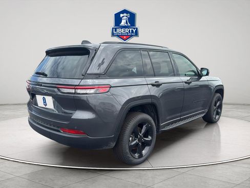 New 2025 Jeep Grand Cherokee Limited w/ Black Appearance Package AWD/4WD image 10