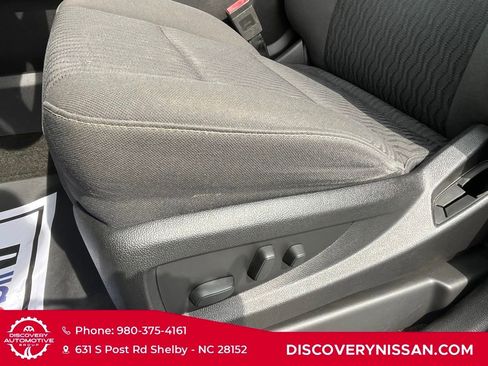 Used 2017 GMC Yukon SLE w/ Convenience Package image 27