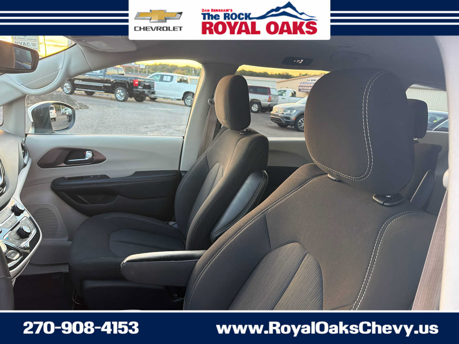 Used 2023 Chrysler Voyager LX FWD image 22