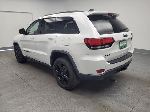 Used 2018 Jeep Grand Cherokee Laredo AWD/4WD image 5