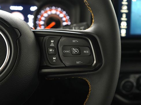 Used 2024 Jeep Wrangler Willys image 27