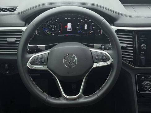 Used 2023 Volkswagen Atlas SEL AWD/4WD image 11