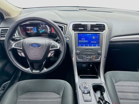 Used 2019 Ford Fusion SE FWD image 14