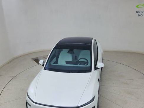 Used 2026 Tesla Model Y Long Range RWD image 75
