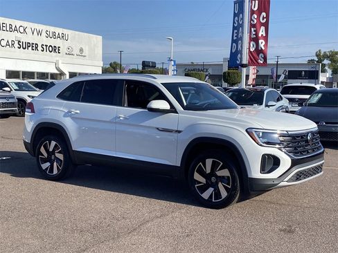 New 2026 Volkswagen Atlas Cross Sport SE image 2