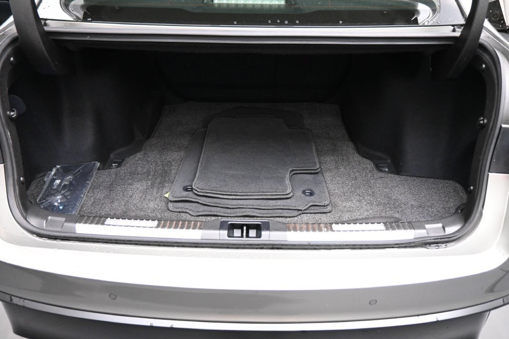 Used 2023 Lexus IS 350 F Sport w/ Memory Package RWD image 17