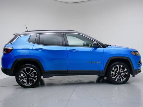 Used 2023 Jeep Compass Limited AWD/4WD image 2
