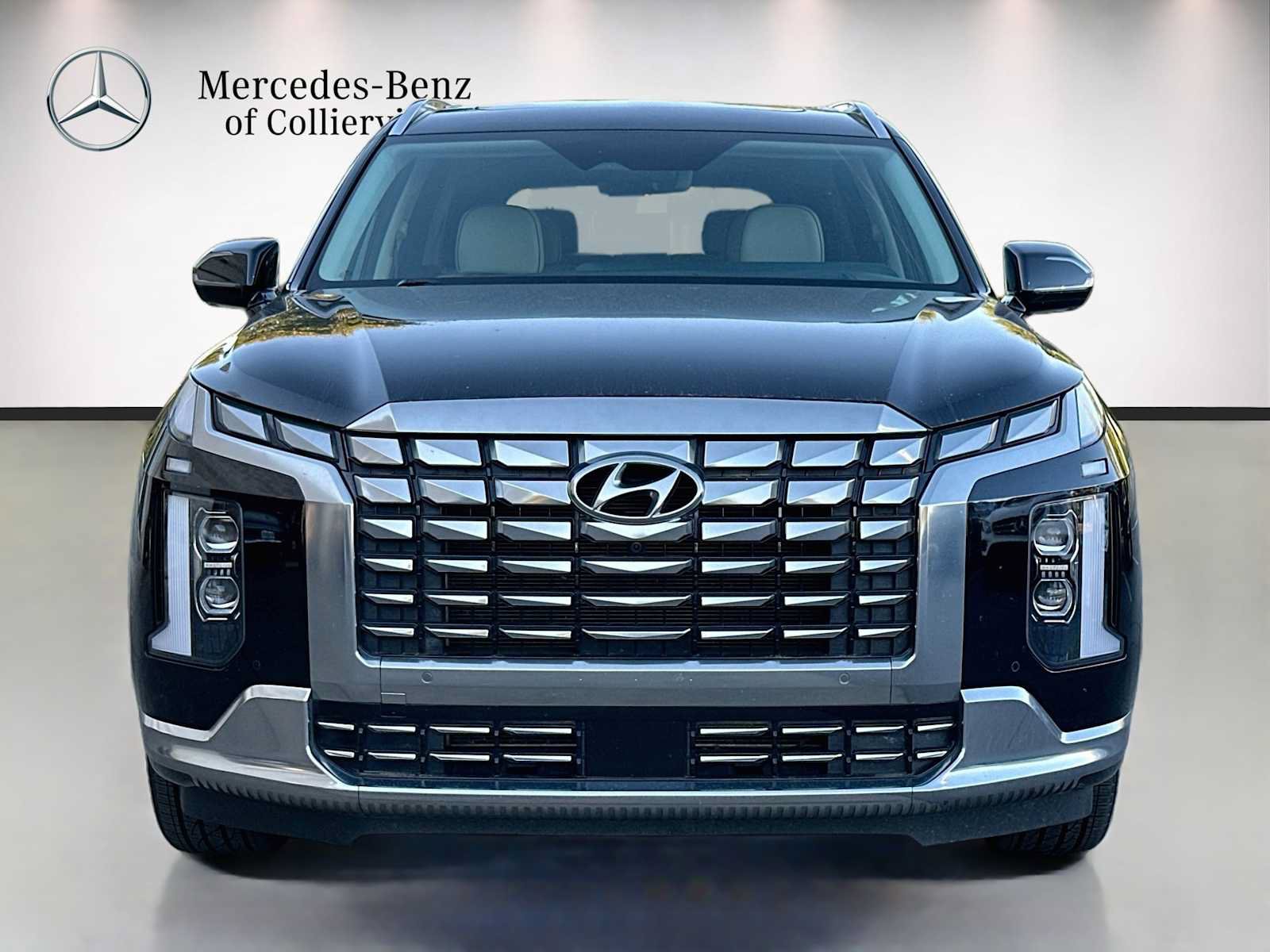 Used 2023 Hyundai Palisade Calligraphy w/ Cargo Package AWD/4WD image 2