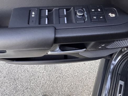 Used 2022 Land Rover Defender 110 V8 image 16