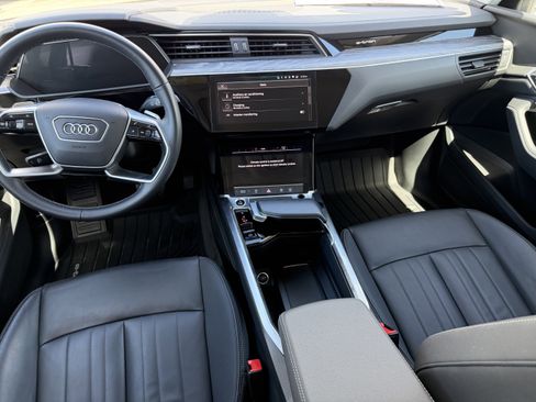 Used 2022 Audi e-tron Premium image 15
