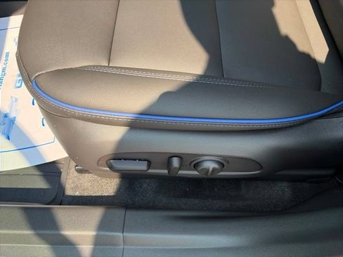 New 2026 Buick Envista Sport Touring w/ Convenience I Package FWD image 18
