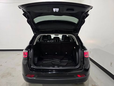 Used 2021 Jeep Compass Limited w/ Sun and Sound Group image 28