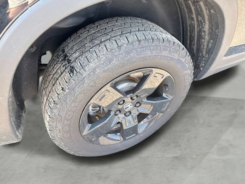 Used 2025 Honda Ridgeline Black Edition image 9