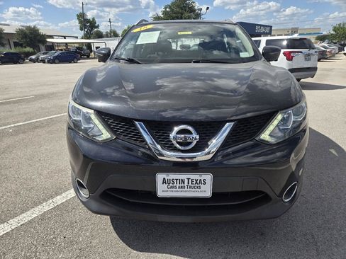 Used 2018 Nissan Rogue Sport SV w/ SV Technology Package AWD/4WD image 3
