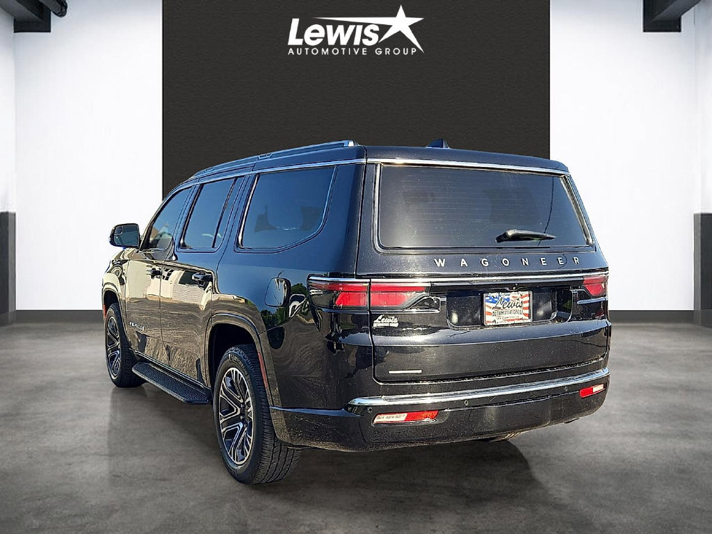 Used 2023 Jeep Wagoneer 4WD w/ Premium Group I image 3