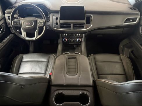Used 2023 GMC Yukon XL SLT AWD/4WD image 17