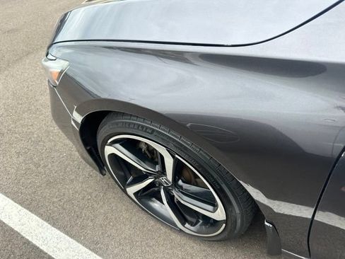 Used 2018 Honda Accord Sport image 10