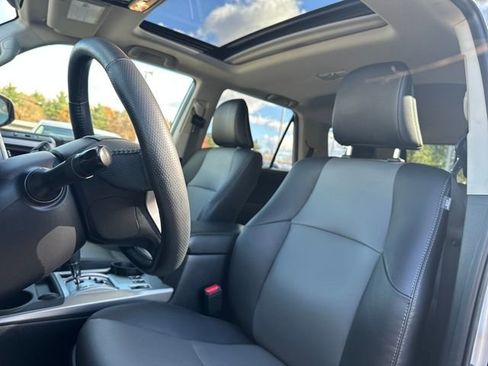 Used 2021 Toyota 4Runner SR5 Premium image 13