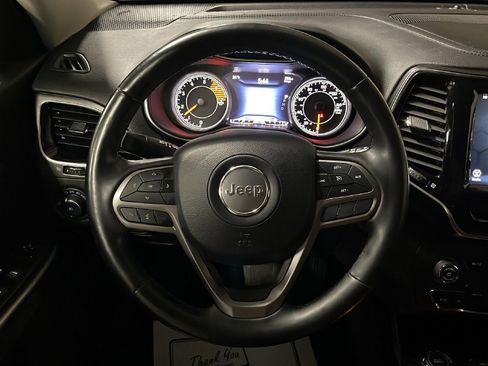 Used 2020 Jeep Cherokee Limited image 16