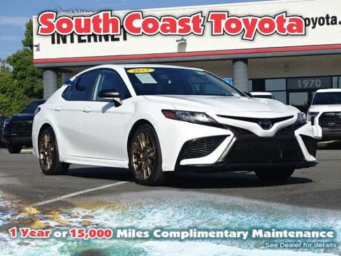 Used 2023 Toyota Camry SE FWD image 1
